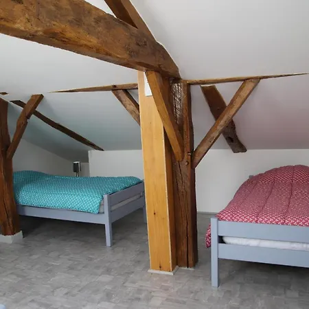 Le De La Grange De Broustic Bed and Breakfast