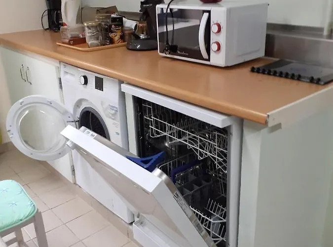 Le De La Grange De Broustic Bed & Breakfast