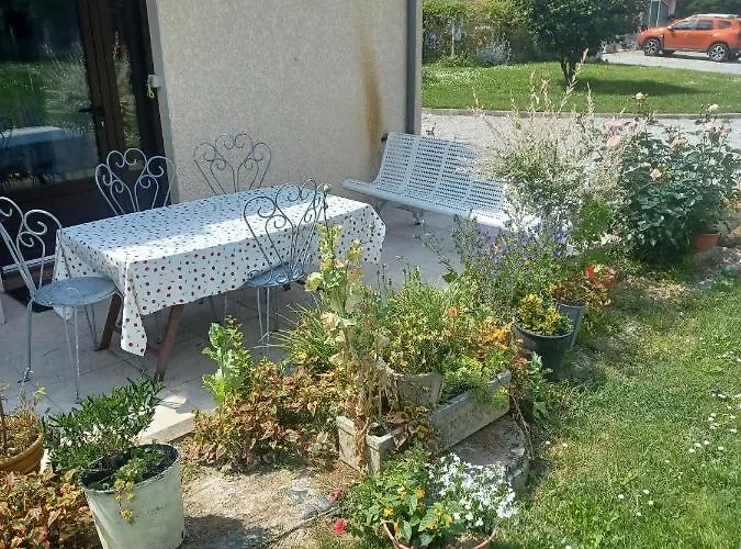 Le De La Grange De Broustic Bed & Breakfast Lahosse